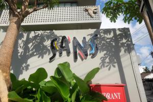 sans hotel rg living jogja by reddoorz