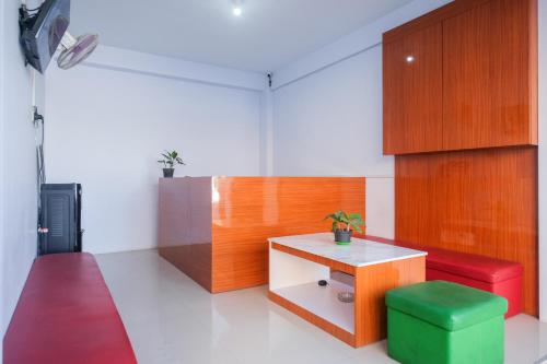 urbanview syariah wisma nabil solo