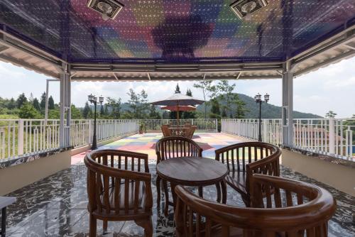 reddoorz resort ciater 2
