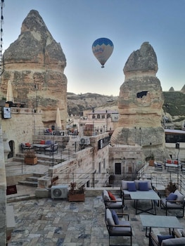 peruna cave hotel