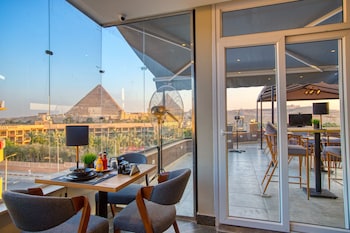 nozol pyramids hotel