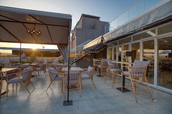 nozol pyramids hotel