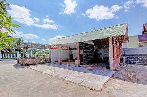 spot on 93010 omah bareng syariah sambisari