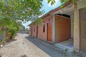 spot on 93010 omah bareng syariah sambisari