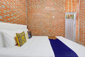 spot on 93010 omah bareng syariah sambisari