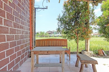 spot on 93010 omah bareng syariah sambisari