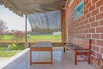 spot on 93010 omah bareng syariah sambisari