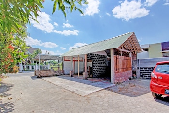 spot on 93010 omah bareng syariah sambisari