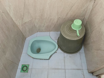 spot on 93035 karmans sari homestay syariah