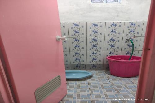 spot on 93042 lina homestay syariah