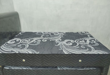 spot on 93042 lina homestay syariah