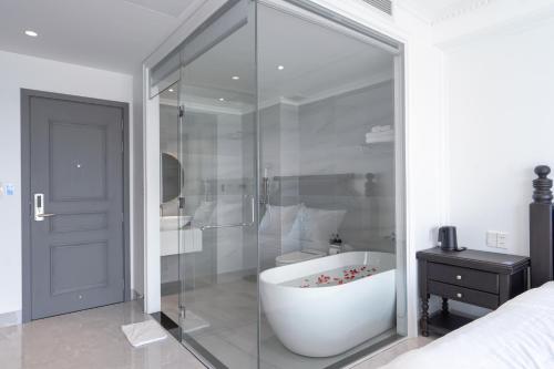 quang minh riverside hotel danang