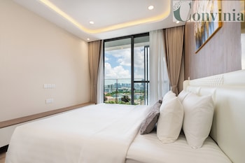 convinia luxury the peak midtown