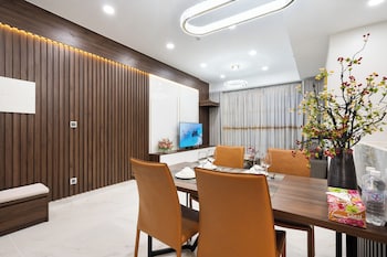 convinia luxury the peak midtown