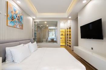 convinia luxury the peak midtown