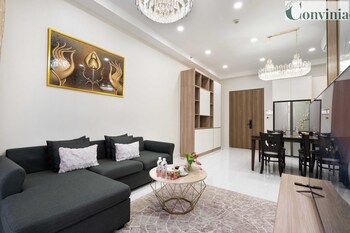 convinia luxury the peak midtown