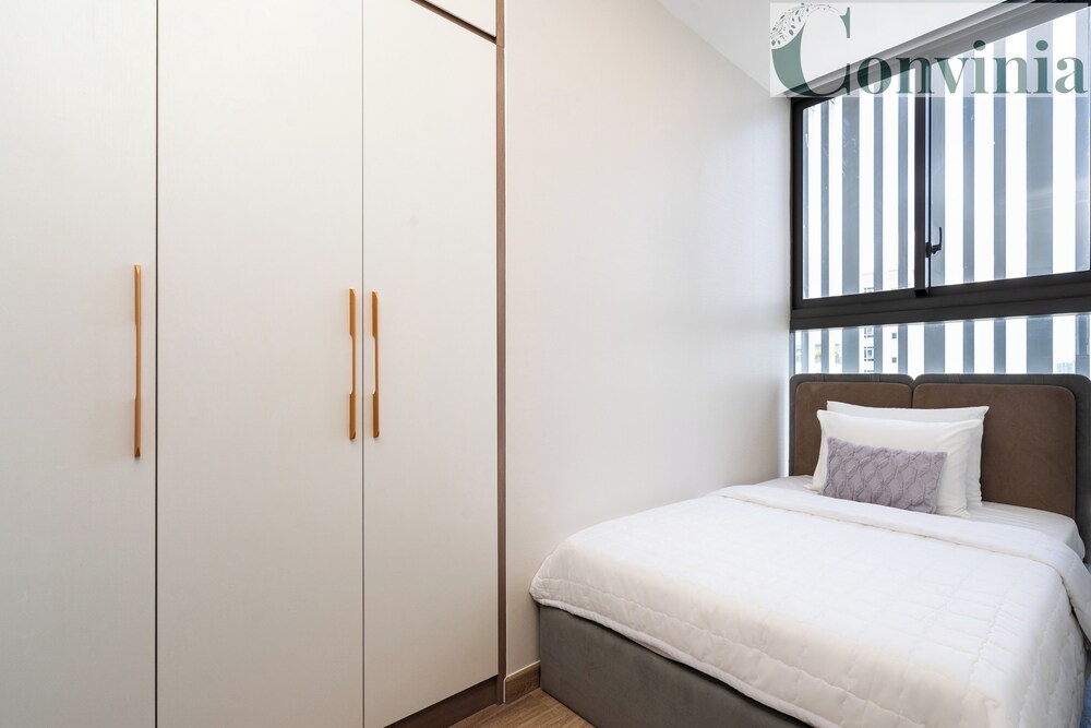 convinia luxury the peak midtown