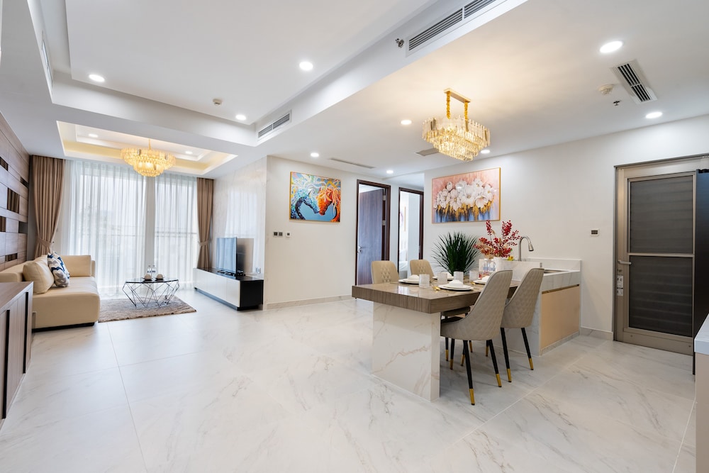 convinia luxury the peak midtown