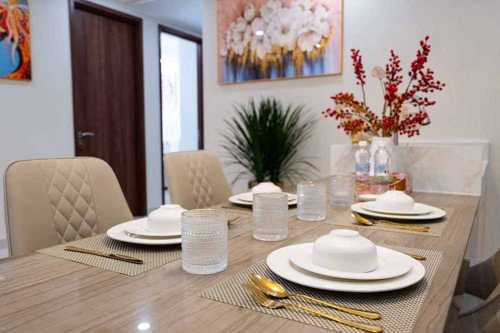 convinia luxury the peak midtown