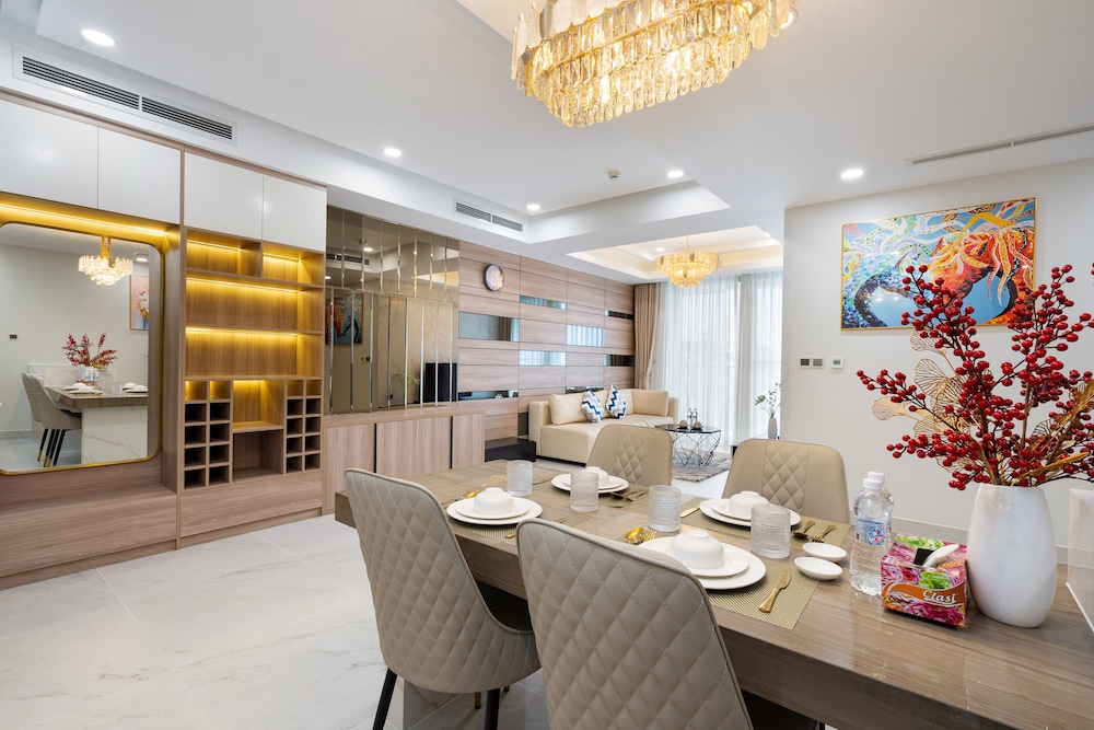 convinia luxury the peak midtown