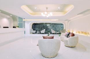tori crown hotel