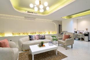 tori crown hotel