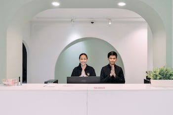 tori crown hotel