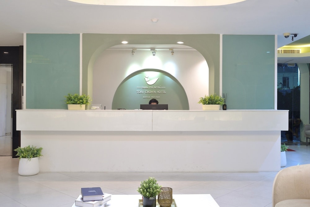 tori crown hotel