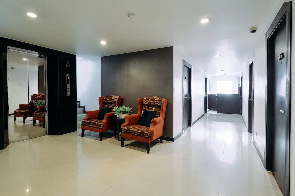 tori crown hotel