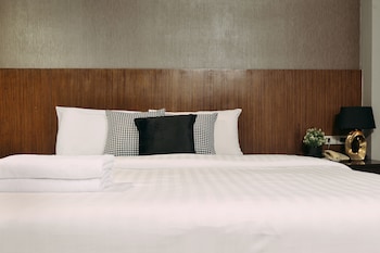 tori crown hotel