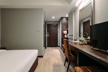 tori crown hotel