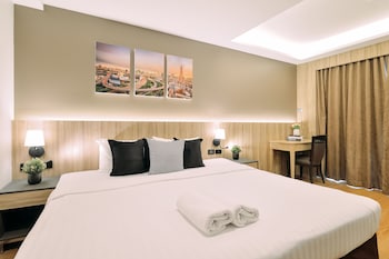 tori crown hotel