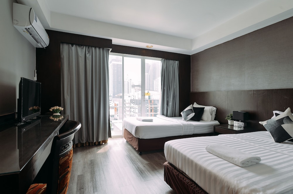 tori crown hotel