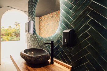 hotel estefania boutique suites