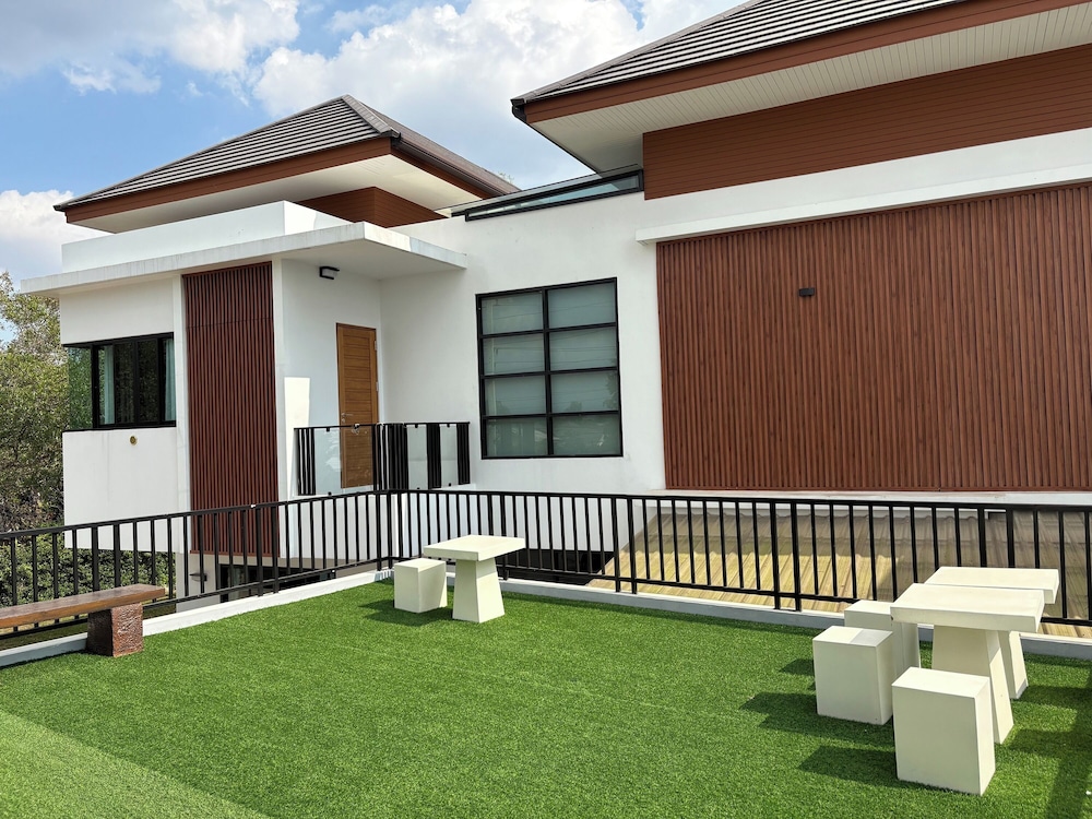 chom chiangrai hotel