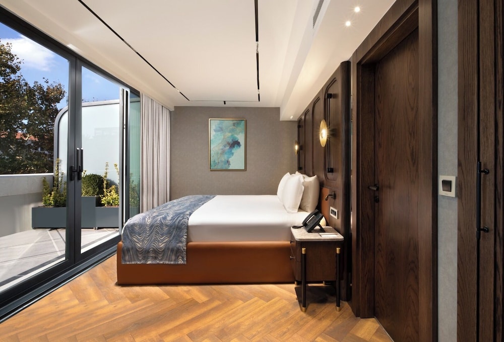 bentley hotel old city