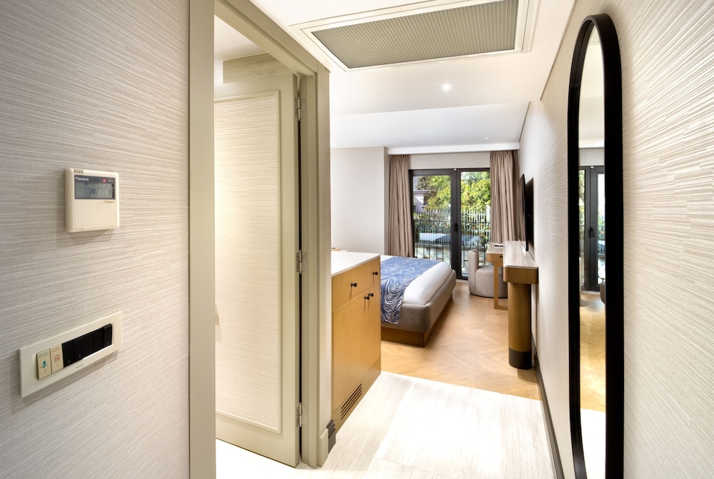 bentley hotel old city