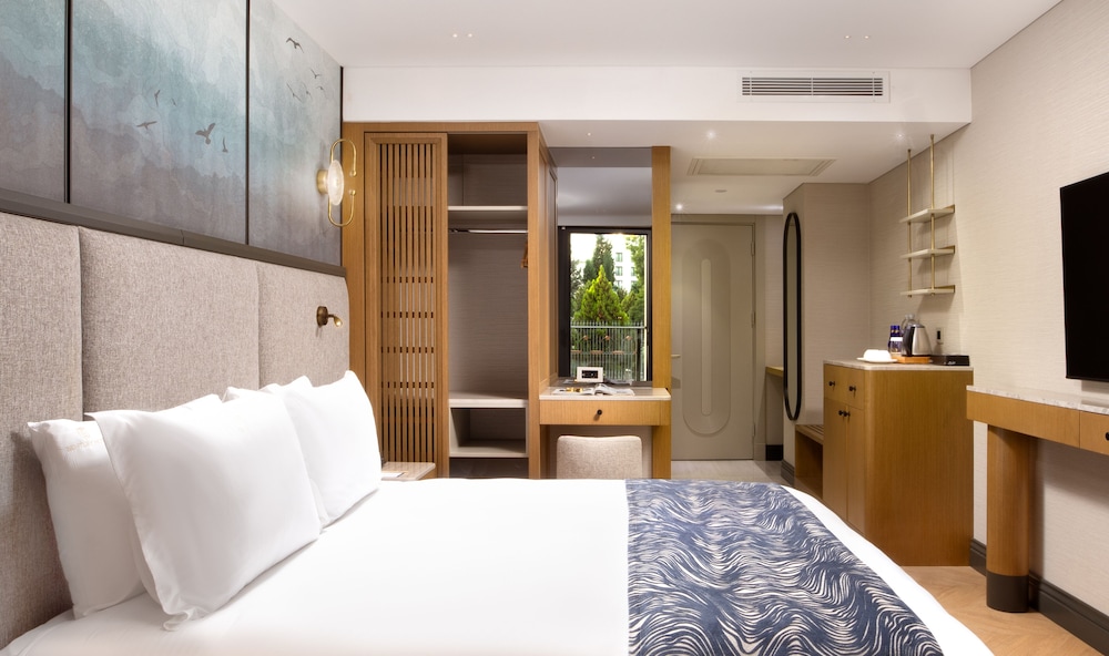 bentley hotel old city