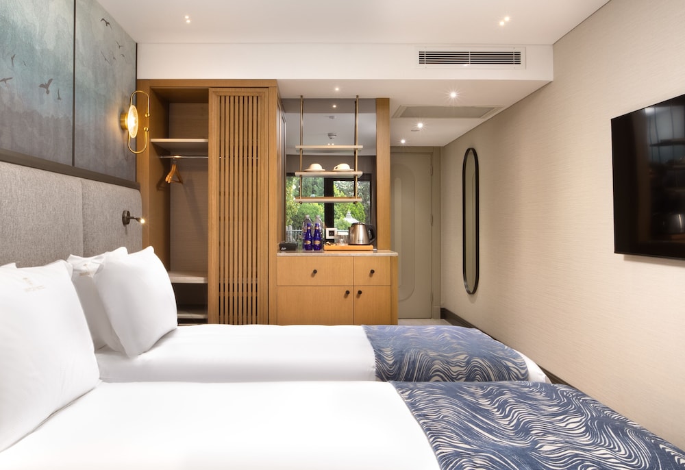 bentley hotel old city