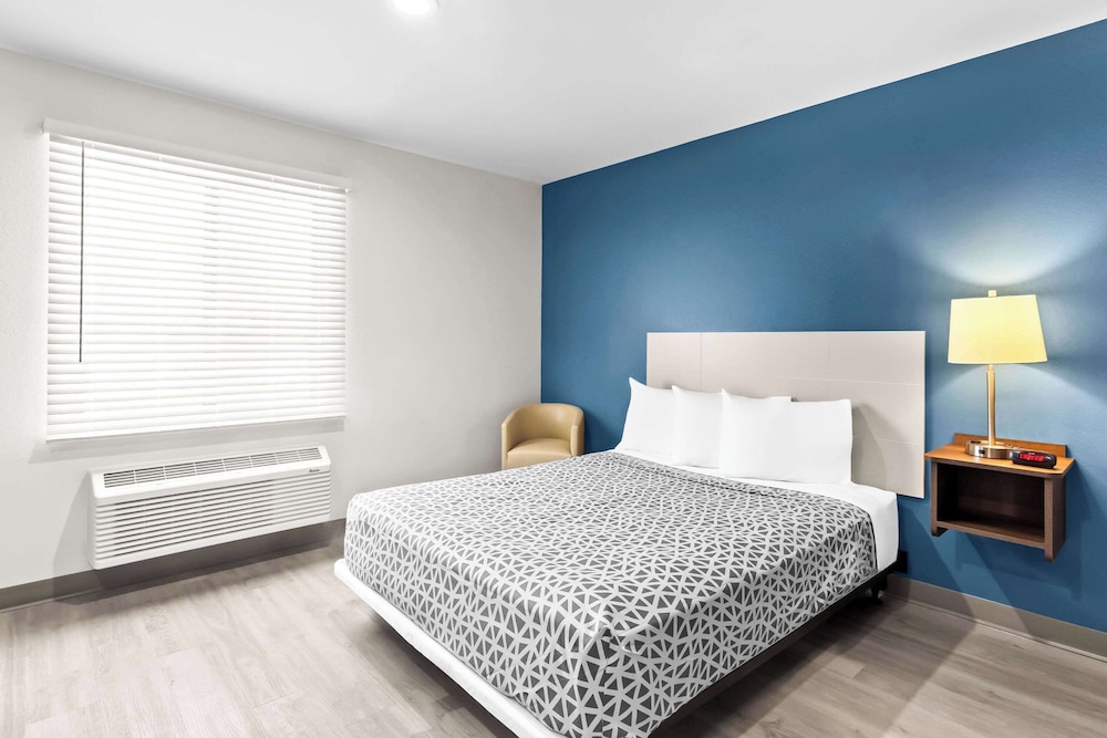 woodspring suites south houston hobby