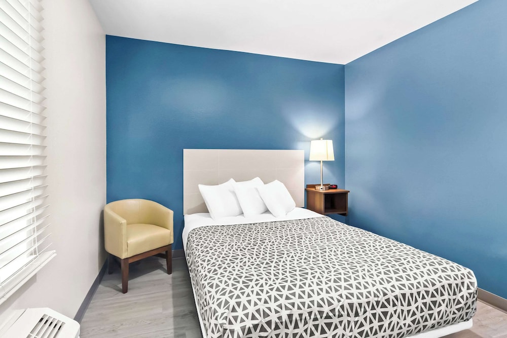 woodspring suites south houston hobby