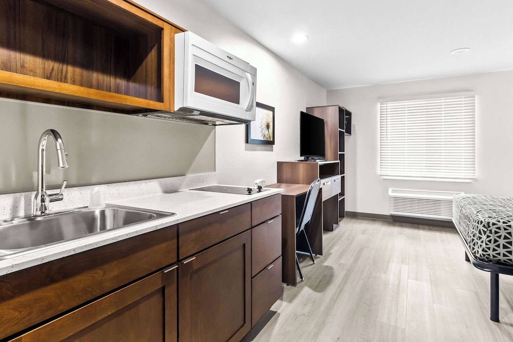 woodspring suites south houston hobby