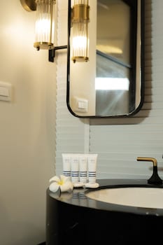 v maison boutique hotel