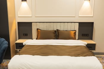 city night suitesandhotels