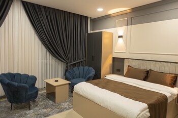 city night suitesandhotels