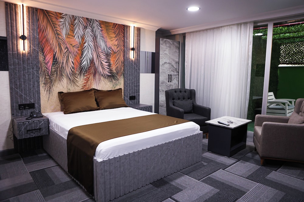 city night suitesandhotels
