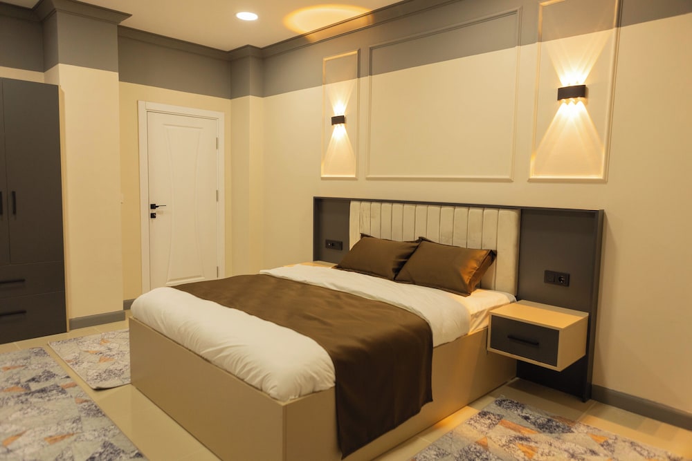 city night suitesandhotels