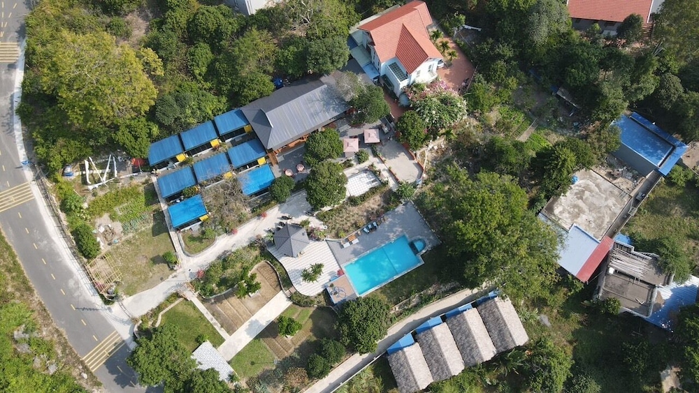 catba papillon garden bungalow and resort