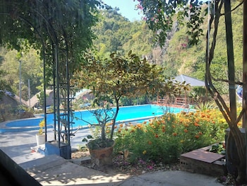 catba papillon garden bungalow and resort