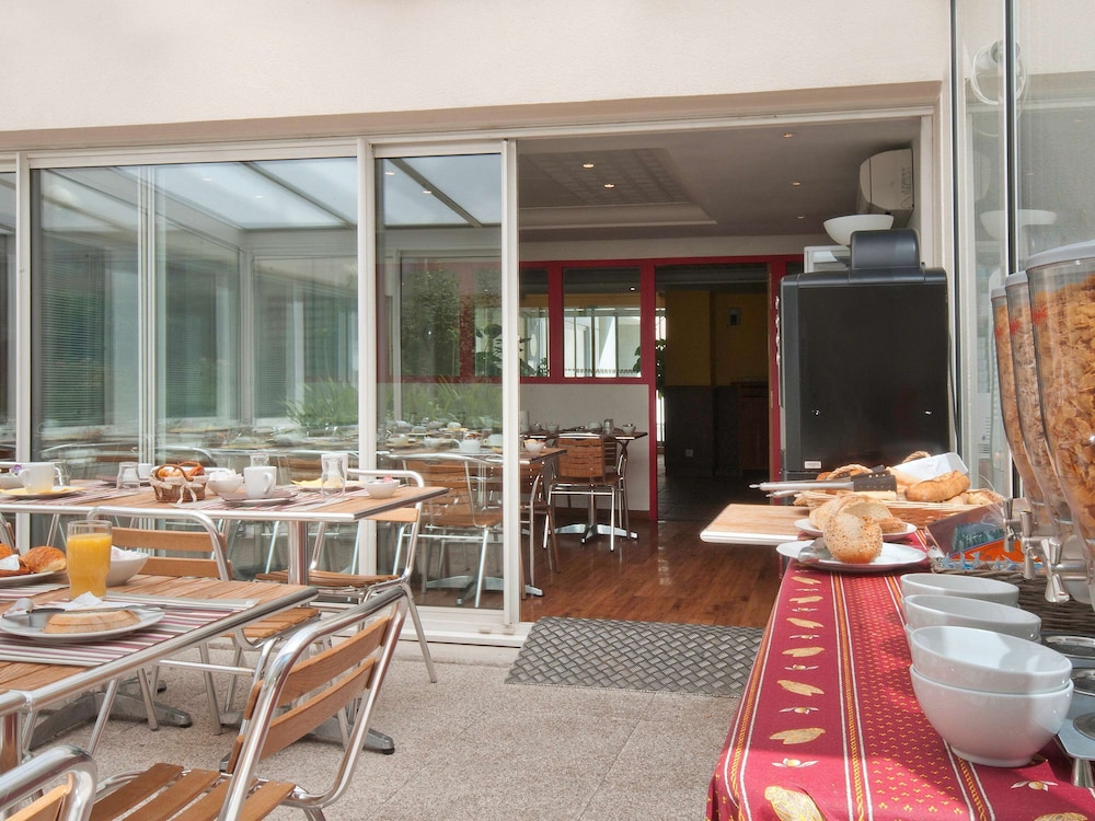 aparthotel adagio access marseille prado perier